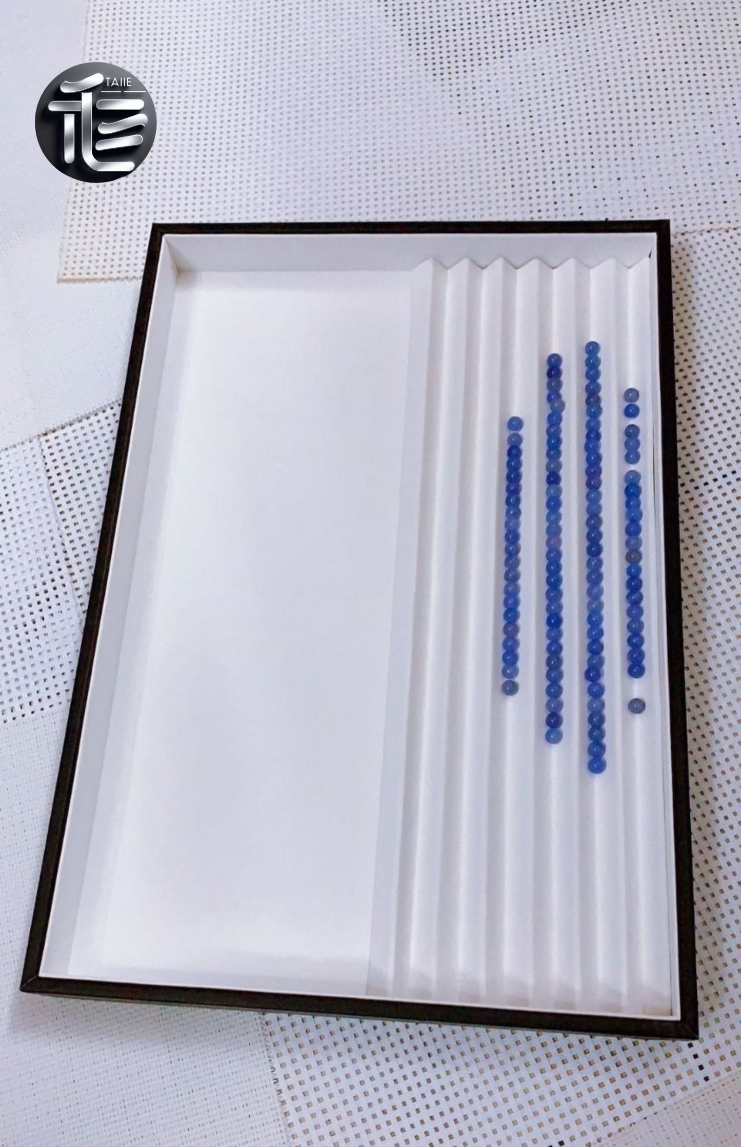 PU Leather Pearl Beading Tray, Grooved Sorting Board, White Interior Display Showcase