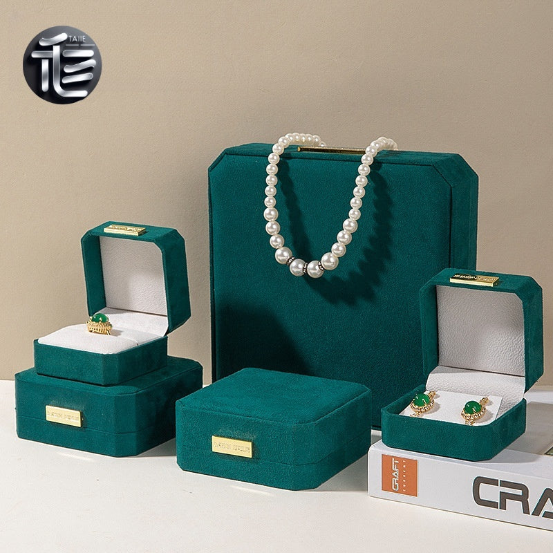 Christmas Jewelry Gift Box – Festive Velvet Ring & Necklace Box, Holiday Present for Her