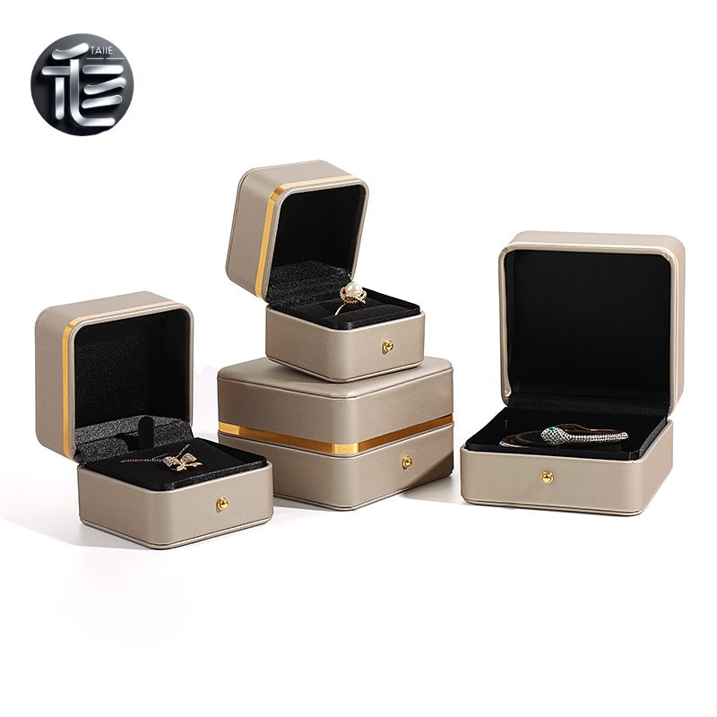 Luxury Jewelry Gift Box,Bridal Jewelry Box – Wedding Day Keepsake Organizer for Bride, Personalized Name & Date Gift