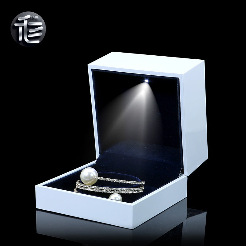 5pcs LED Jewelry Box with Light for Necklace Ring and Bracelet Gift1