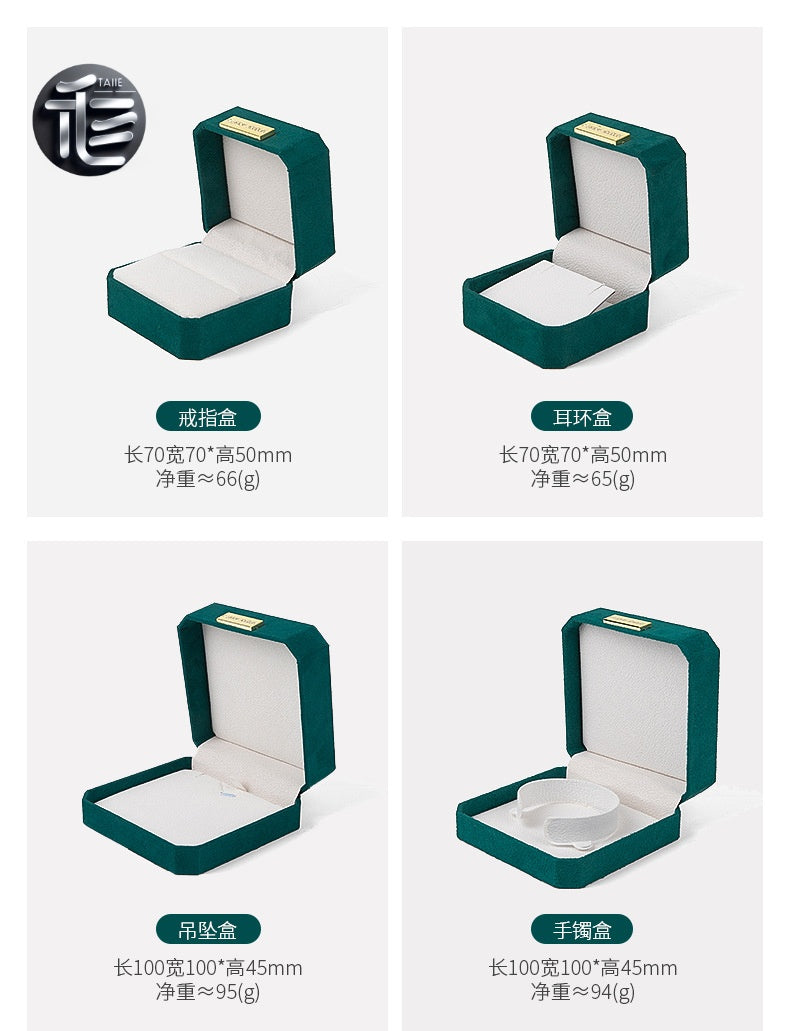 Christmas Jewelry Gift Box – Festive Velvet Ring & Necklace Box, Holiday Present for Her