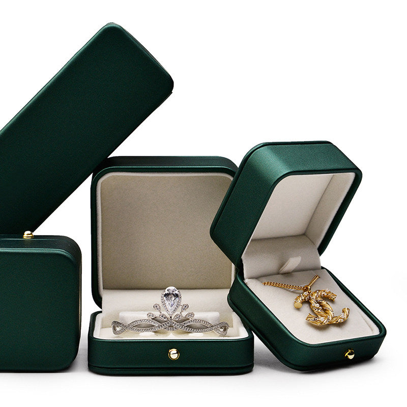 Wholesale Custom Jewelry Boxes | Wood, Plastic & Velvet Options