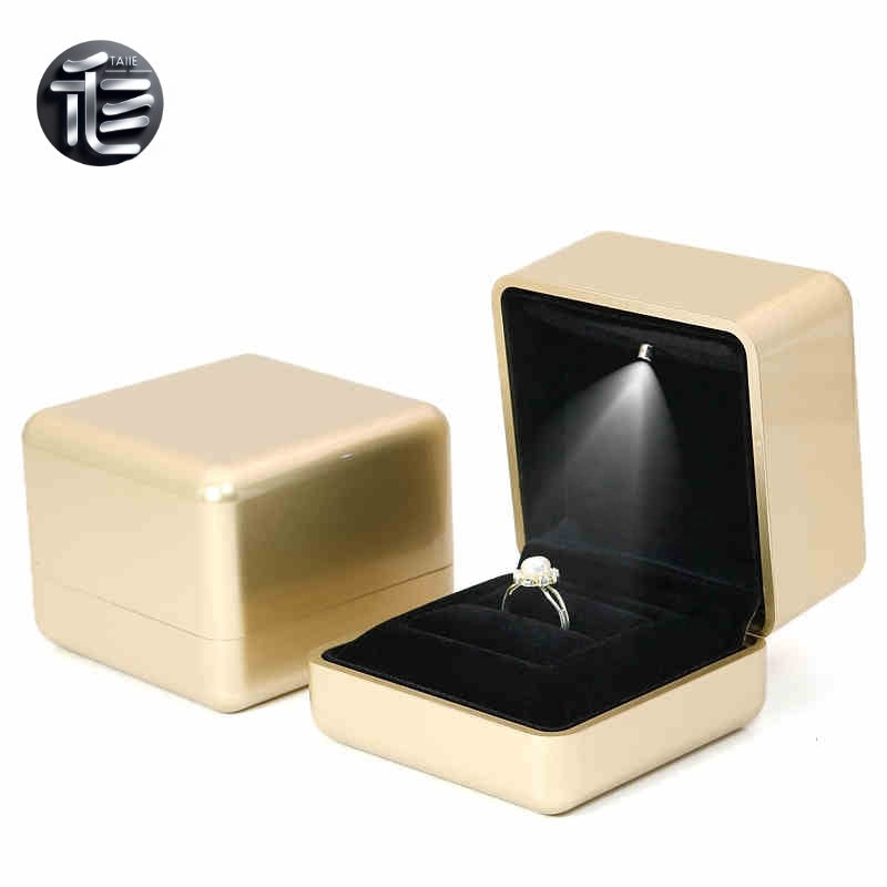 5pcs White LED Jewelry Box with Pink Velvet Interior for Ring and Necklace
