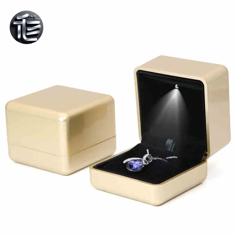 5pcs White LED Jewelry Box with Pink Velvet Interior for Ring and Necklace