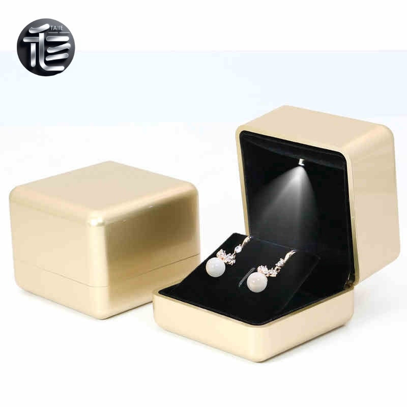 5pcs White LED Jewelry Box with Pink Velvet Interior for Ring and Necklace